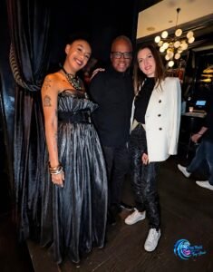 photostudio_1763692913385